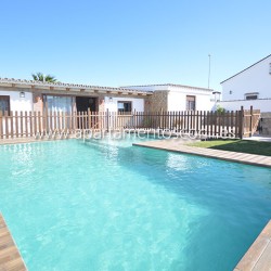 Casa en Conil con piscina