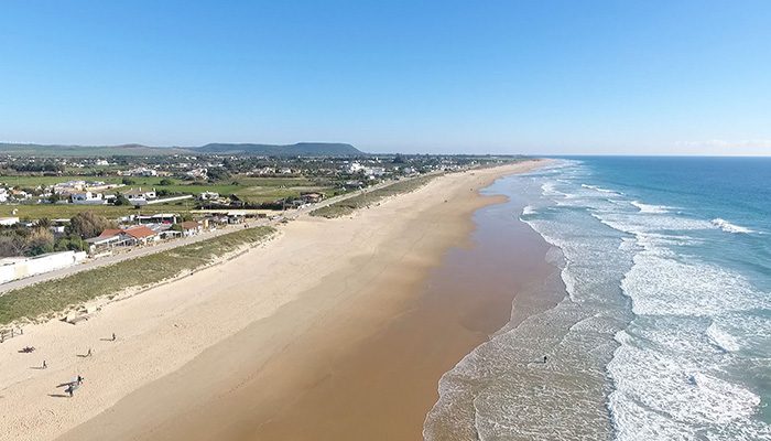 Vista de los chiringuitos de la playa del Palmar